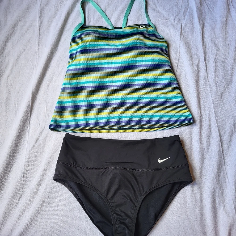 Nike 2 Piece Swimsuit Size Medium